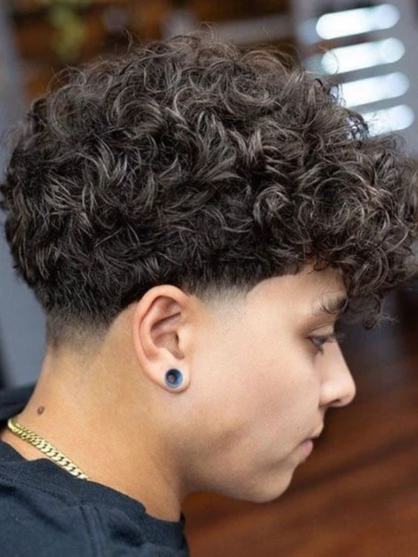 Low-Taper-Fade-Curly-Hair-with-Line-Up