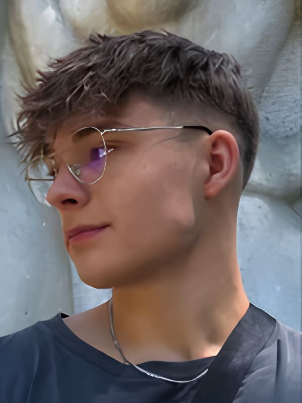 Messy Fringe Burst Fade Hard Part